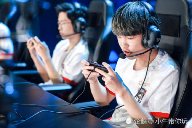 原来我们的足球论文很有深度.....