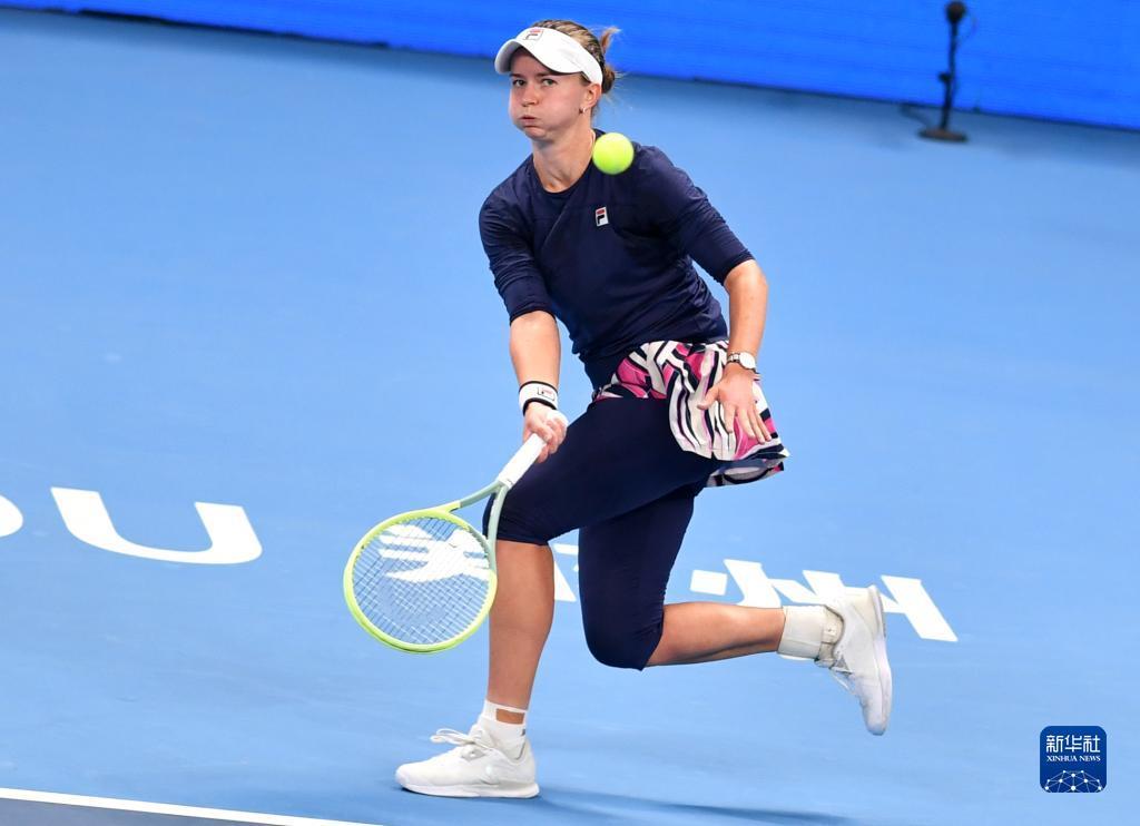 让解围更像 让解围更像